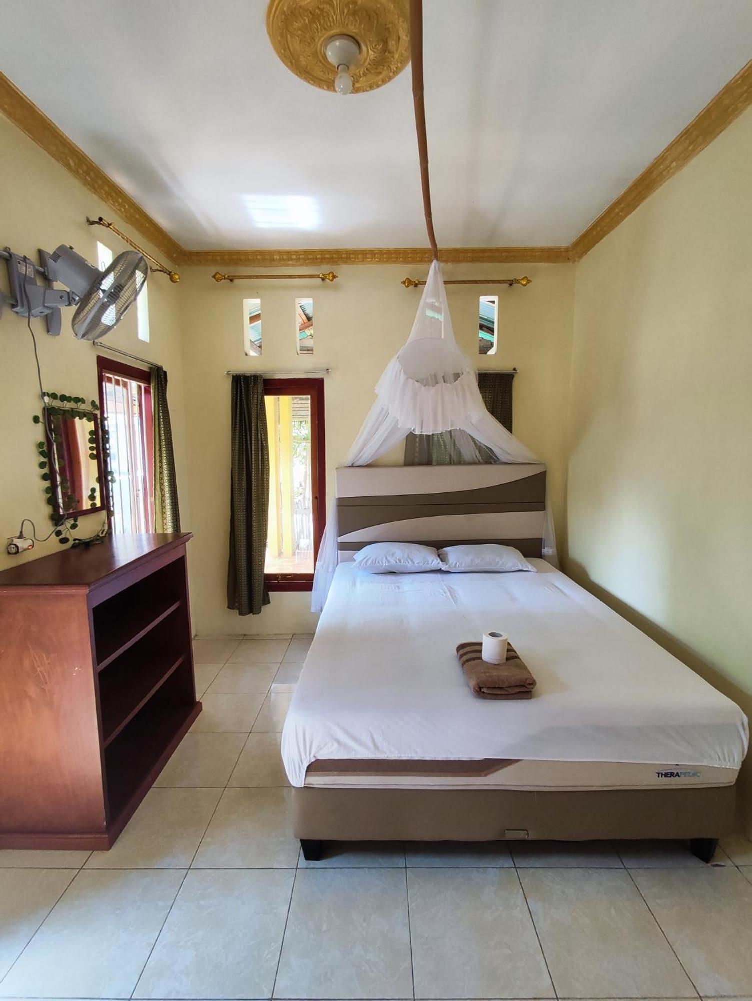 Frangky Homestay Manado Exterior foto
