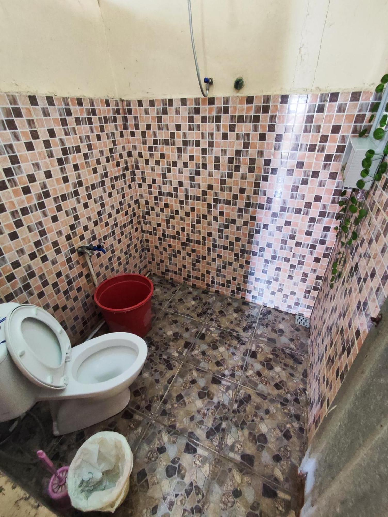 Frangky Homestay Manado Exterior foto