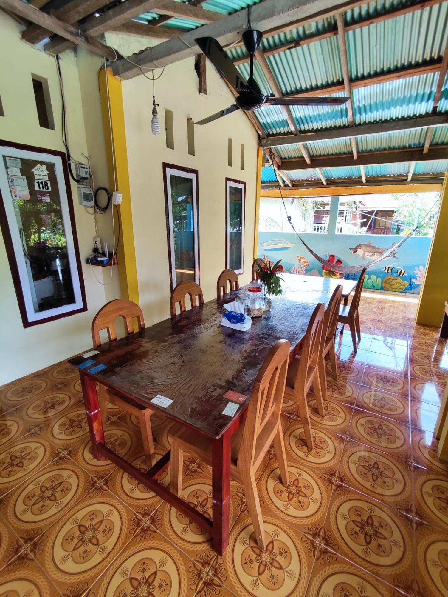 Frangky Homestay Manado Exterior foto